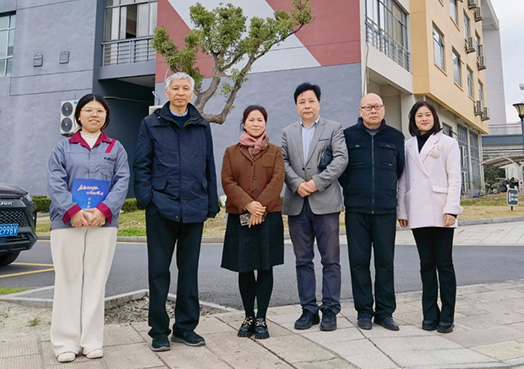 Warmly welcome Guo Minlong, vice president and secretary general of Taizhou Entrepreneur Association, to visit Kaihua Mould Industry College for investigation